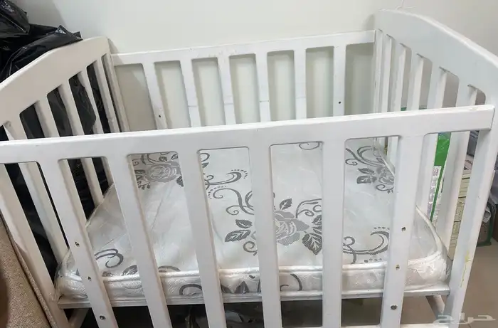 مجموعة اغراض اطفال مستعمله 0