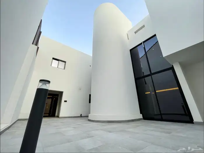 فيلا للإيجار في حي العليا مجمع العقارية 3