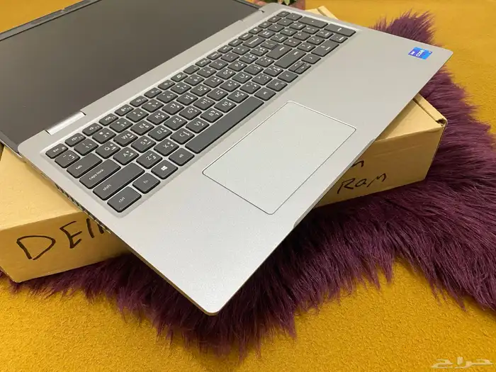 لابتوب Dell شاشه لمس i7 الجيل 11 مقاس 15.6 نفس الجديد 15