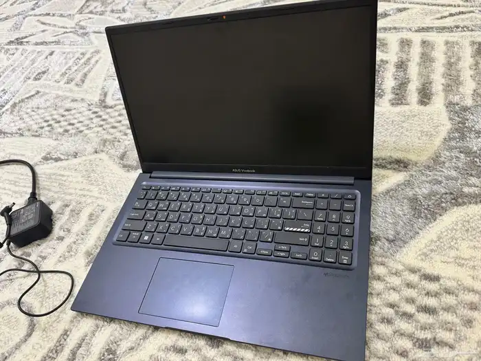 لابتوب للبيع مستخدم سنه وحده اطلب فيه 1500 1