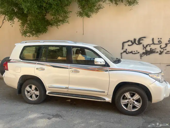 جيب لاندكروزر تايوتا 2014 ماشي 424 1