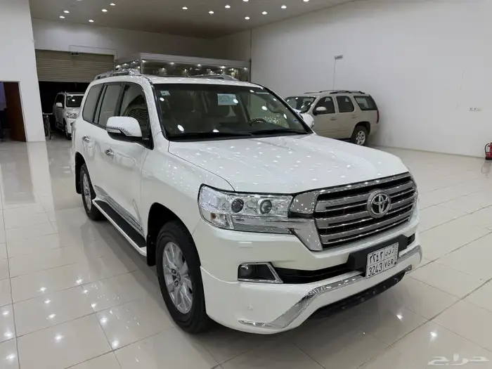 لاندكروزر 2018 GXR فل كامل رقم 3 سعودي 8 سلندر 37