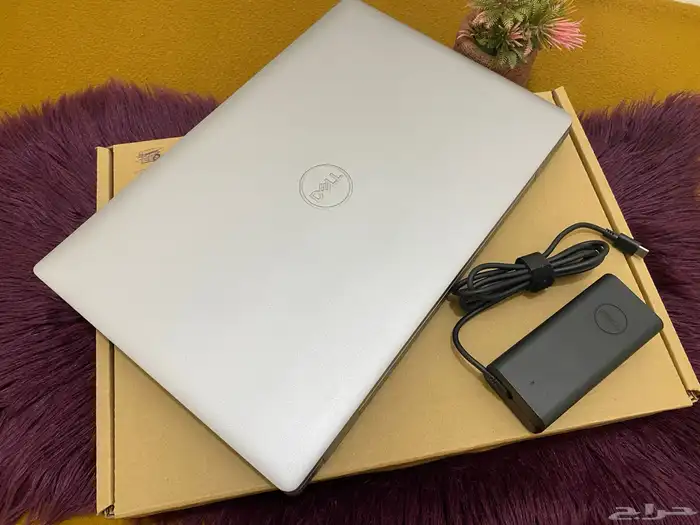 لابتوب Dell شاشه لمس i7 الجيل 11 مقاس 15.6 نفس الجديد 12