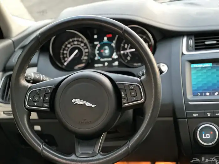 جيب جاكوار E PACE 2020 شبه جديد 47