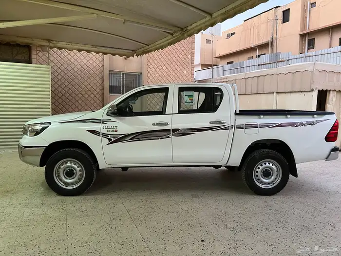 هايلوكس 2025 دبل ديزل سلق 3