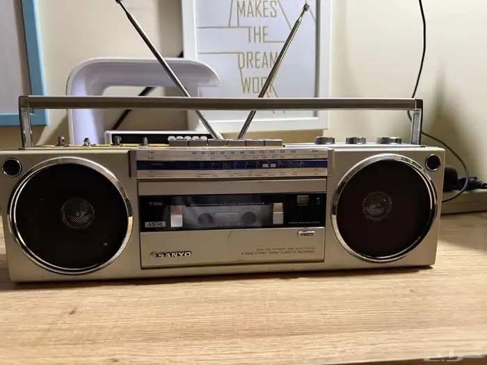 للبيع مسجل راديو   سانيو نادر يحتاج صيانه تراثي ديكور منزلي 0