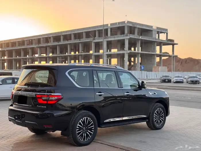 نيسان باترول 2022 بلاتينيوم اسود 7