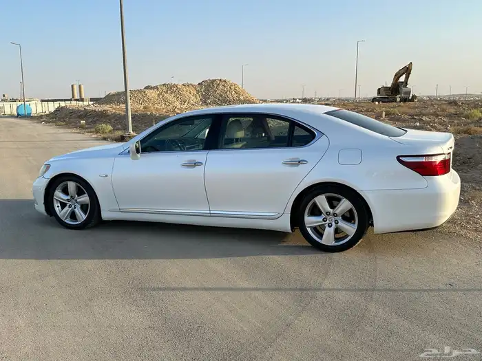 لكزس LS460 L سعودي عبدالطيف جميل 0