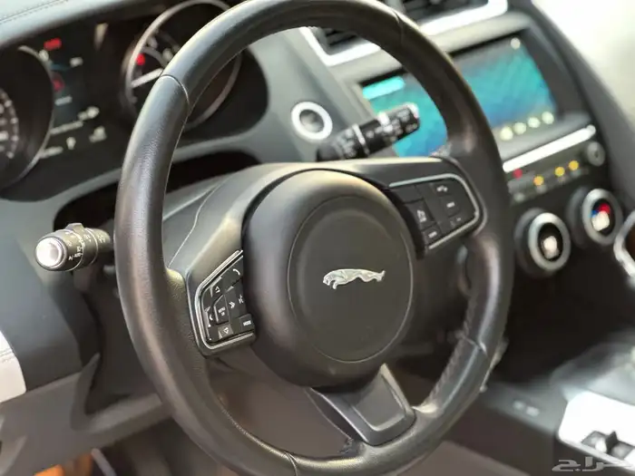 جيب جاكوار E PACE 2020 شبه جديد 31