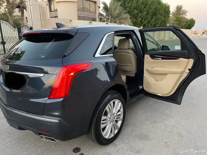 كاديلاك ( SXT5 ) الموديل 2019 فل كامل صيانات وكاله 20