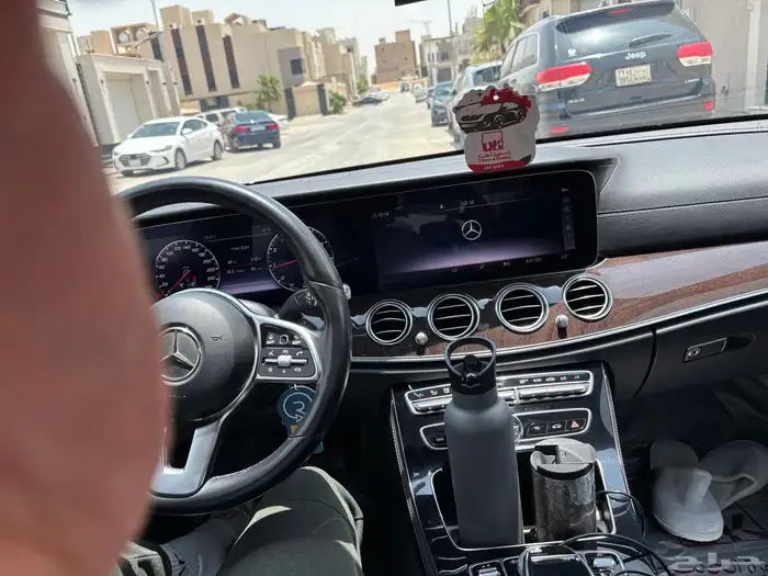 مرسيدس E200 2020 1