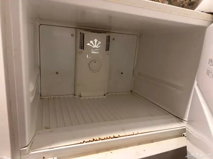 ثلاجه بحاله جيده كهرباء 110 2