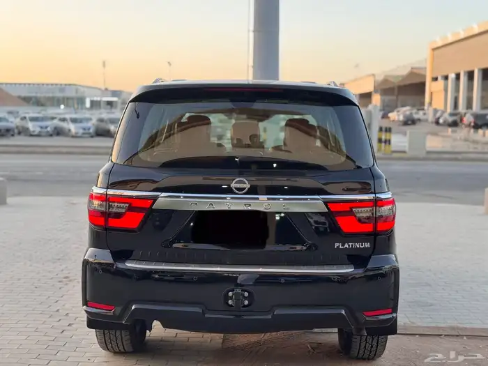 نيسان باترول 2022 بلاتينيوم اسود 8