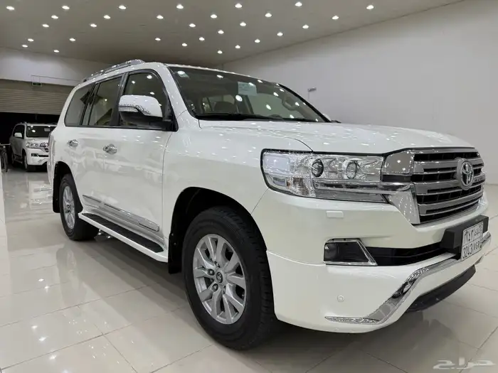 لاندكروزر 2018 GXR فل كامل رقم 3 سعودي 8 سلندر 7