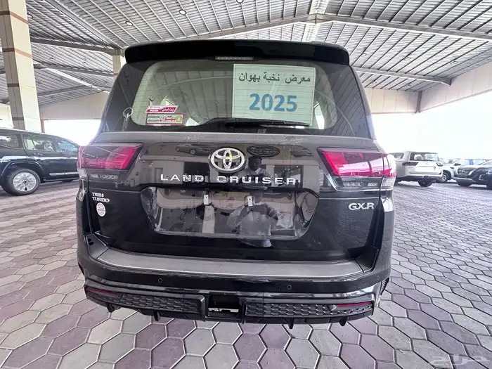 تويوتا لاند كروزرGXRLS اسود سعودي 2025رقم5 3