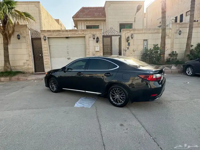 لكزس ES350 موديل 2018 4