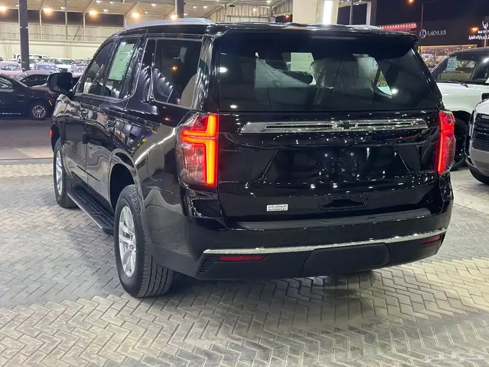 تاهو شيفرولية الموديل2023 دبل قصير أسود قمة النظافة 4