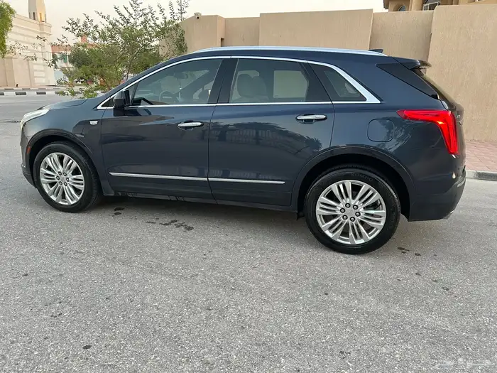 كاديلاك ( SXT5 ) الموديل 2019 فل كامل صيانات وكاله 4