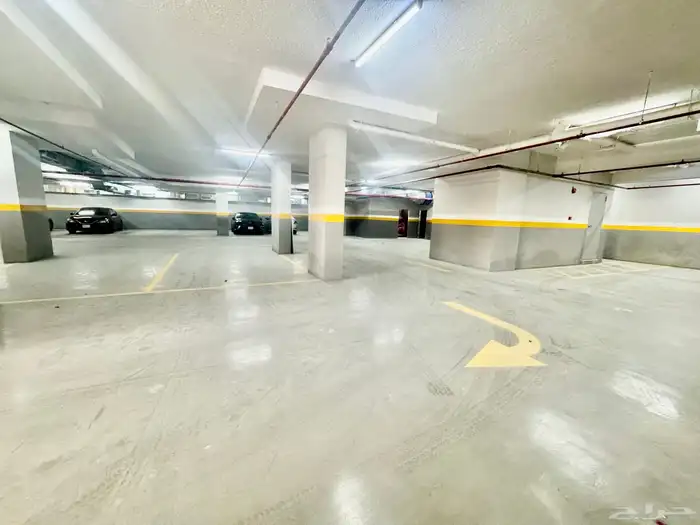 للايجار مكاتب ومعارض شمال الرياض طريق عمان شمال طريق الملك 4