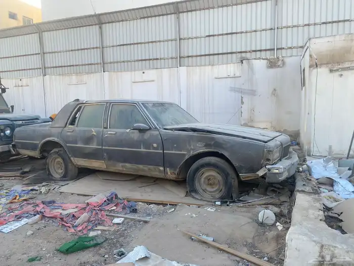 سيارة كابرس موديل 1990 3