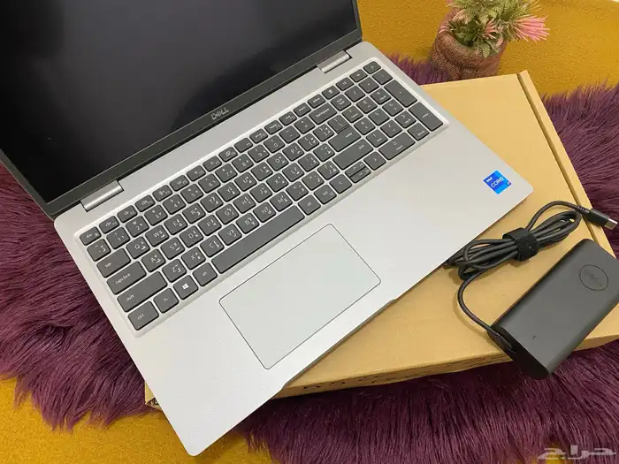 لابتوب Dell شاشه لمس i7 الجيل 11 مقاس 15.6 نفس الجديد 3