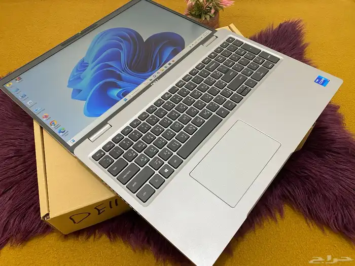 لابتوب Dell شاشه لمس i7 الجيل 11 مقاس 15.6 نفس الجديد 20