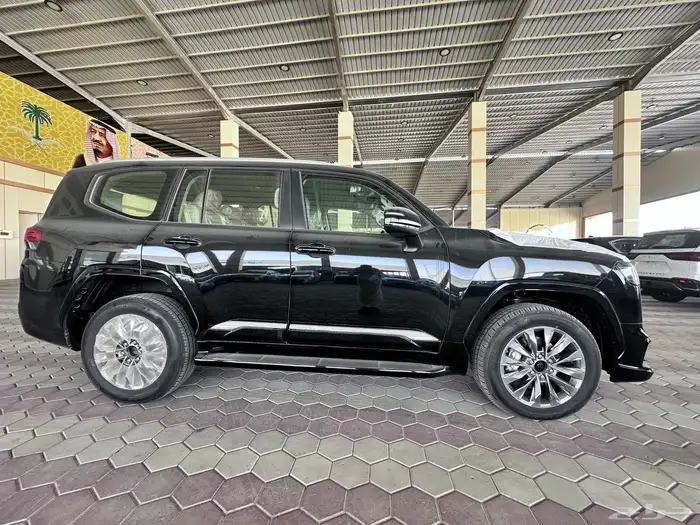 تويوتا لاند كروزرGXRLS اسود سعودي 2025رقم5 1