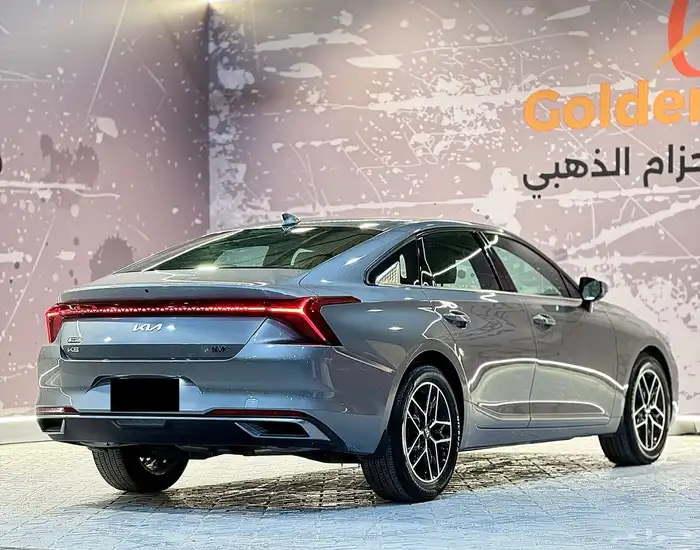 كيا k8 موديل 2022 9