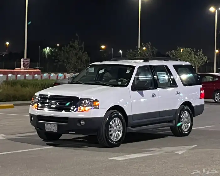 فورد اكسبيدشن 2013 ( ممشى قليل ) 2