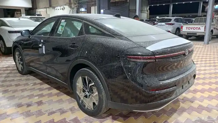 تويوتا كراون برستيج 2026 هجينن تأتي بمحرك 2.5 3