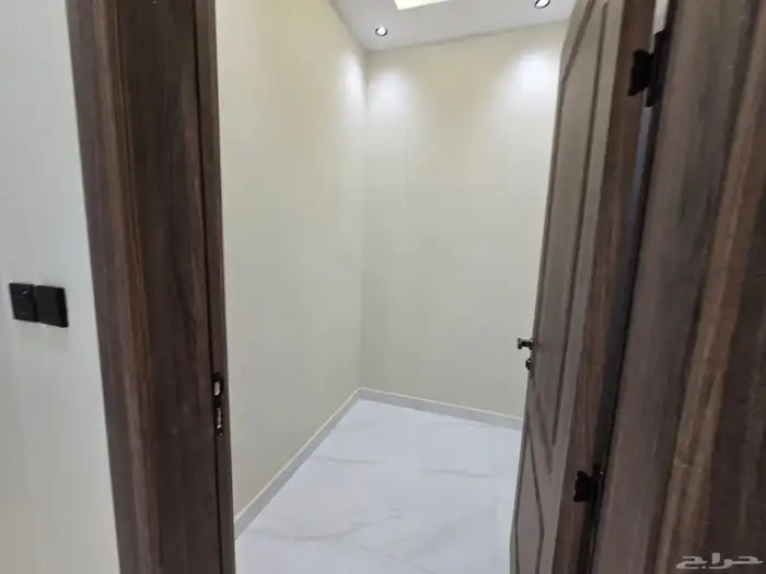 ادوار متكرره للبيع بحي الصفا علي شارعين مساحه 250 متر 18