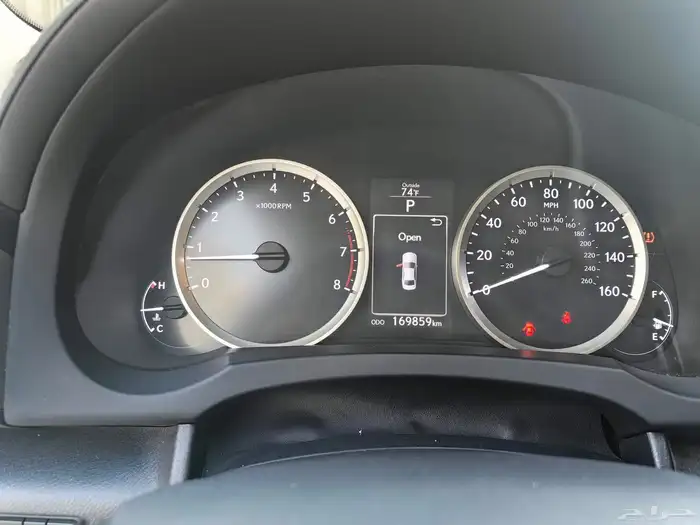 البيع لحامل هويه الإمارات فقط. لكزس iIS250. موديل 2014. 5