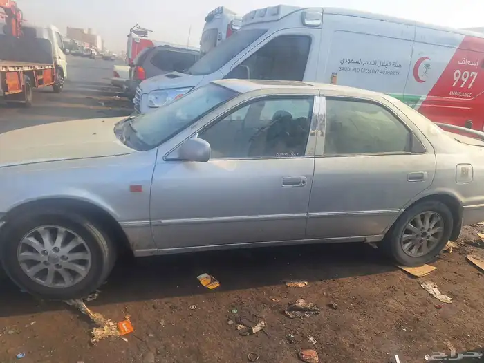 كامري 2002فل كامل للبيع الاستماره منتهي 6سنه 0