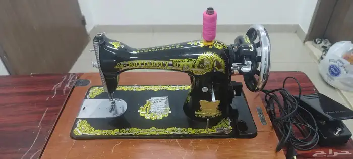 مكينة خياطة الفراشة اصلية الثراث قديم مع طاولة 2