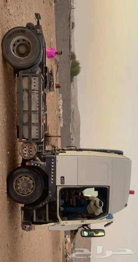 شاحنة فولفو موديل 2002 0