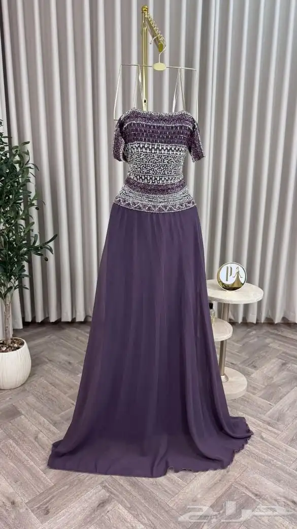 فساتين فخمة بتصاميم أنيقة وجودة عالية  تناسب المناسبات 2