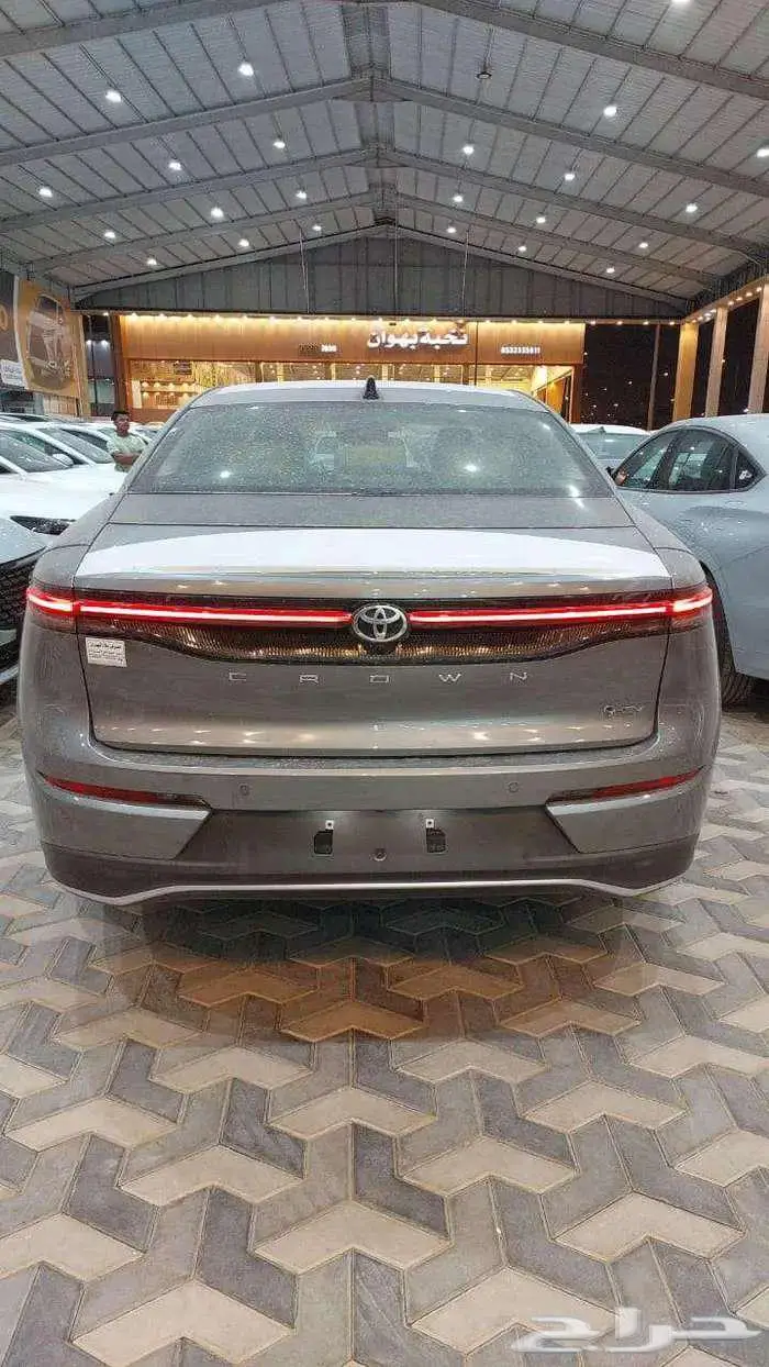 كراون بريميوم هايبرد 2025 سعودي 6