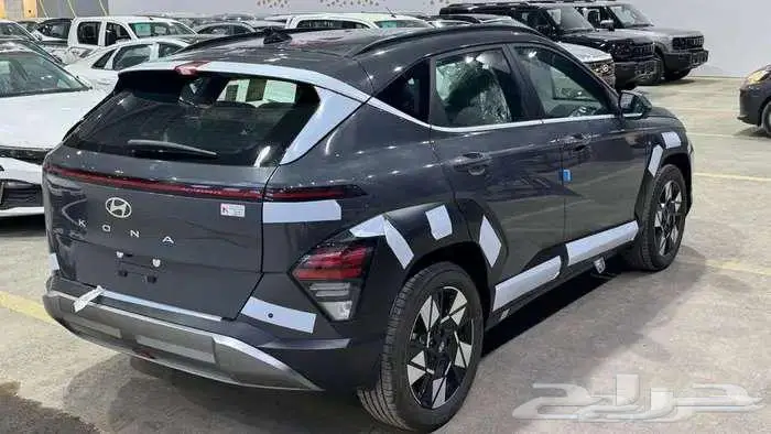 هيونداي كونا فئة بريميوم لون رمادي 2025 13