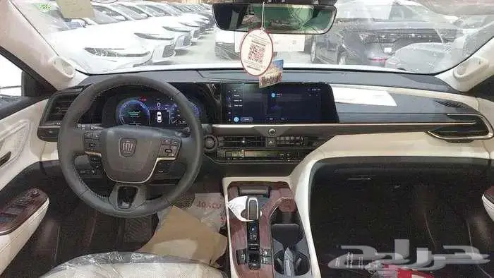 كراون بريميوم هايبرد 2025 سعودي 10