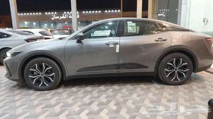 كراون بريميوم هايبرد 2025 سعودي 4