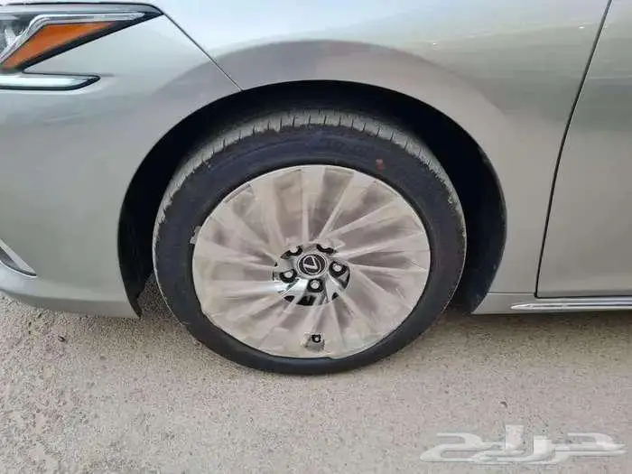 عرض اليوم لكزس ES350cc موديل 2025 كاش 4
