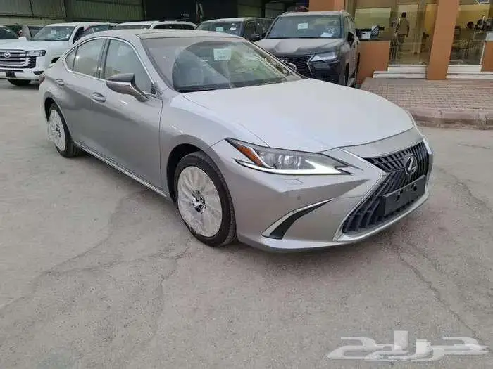 عرض اليوم لكزس ES350cc موديل 2025 كاش 9