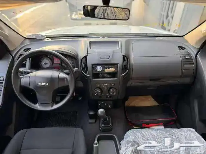 ايسوزو دي ماكس غمارتين استندر دبل زجاج (كهرب) 2025 9