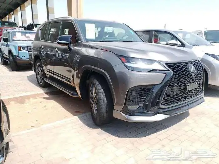 جيب لكزس LX600 تيتانيوم اصفار سعودي 2025 0
