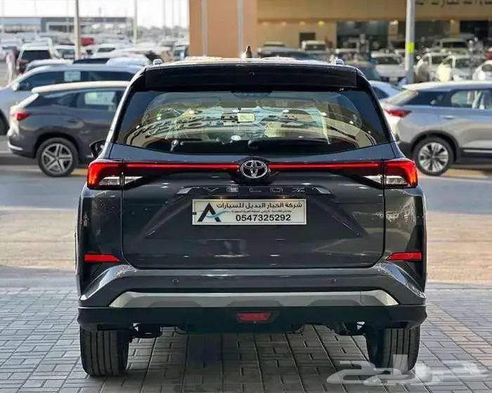 تويوتا فيلوز GLX 2025 - كاش و أقساط 4