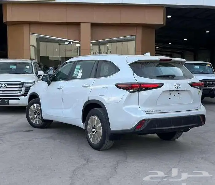 تويوتا هايلاندر GLE نص فل 2025 كاش واقساط 2
