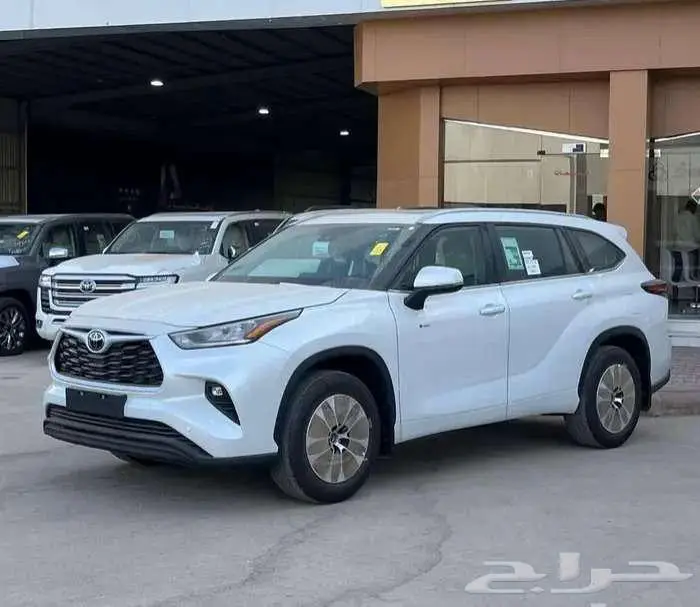تويوتا هايلاندر GLE نص فل 2025 كاش واقساط 0