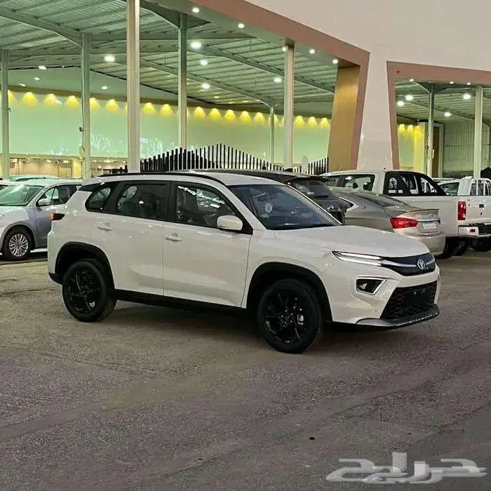 تويوتا اوربان استندر2026 3