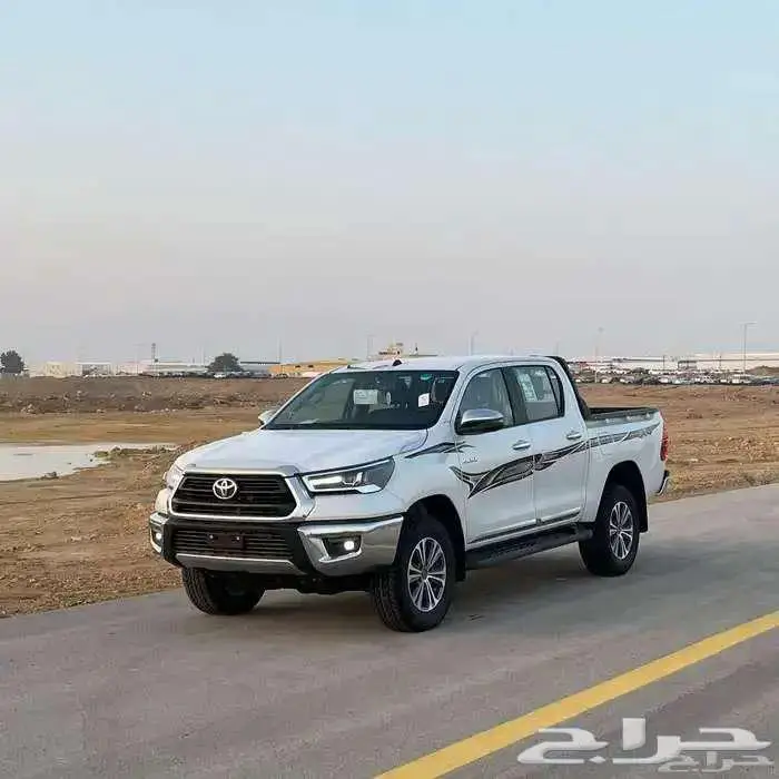 تويوتا هايلوكس SGLX بنزين فل كامل 2025 كاش بأقل الاسعار 1