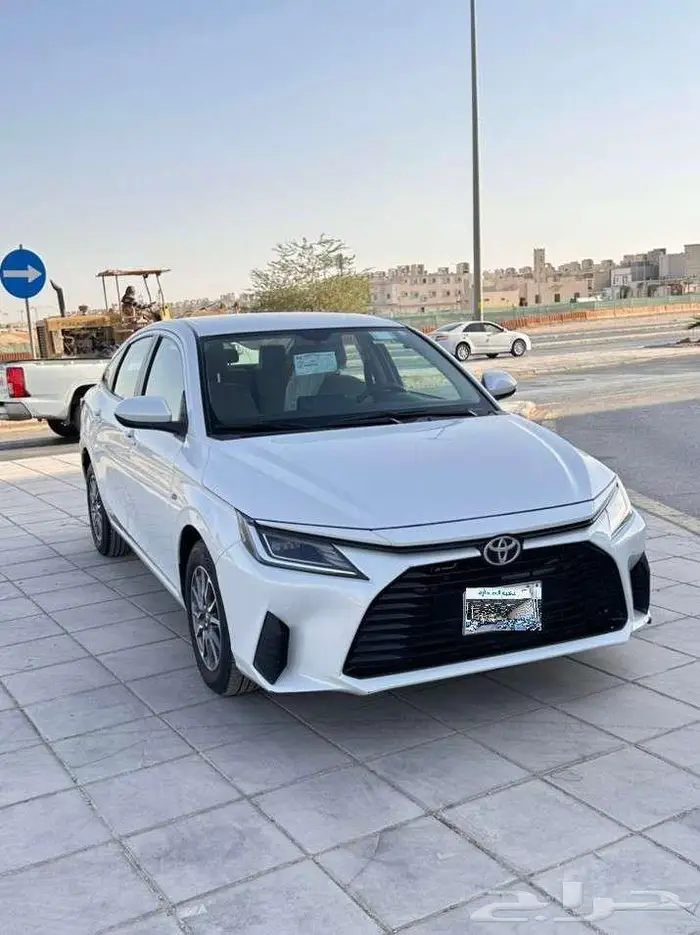 تويوتا يارس 2023 استاندر 2